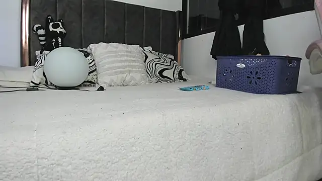 Helldy 666 online show from April 25, 4:15 am