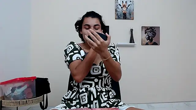 skinnysexy18 online show from April 26, 2:09 am