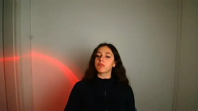 KissMeJulia online show from May 13, 10:32 am