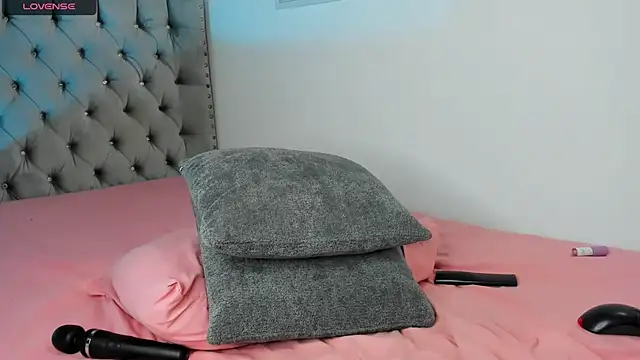 eva cutee  online show from April 26, 1:25 am