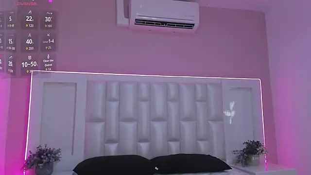 Liia Collins online show from April 25, 5:32 pm