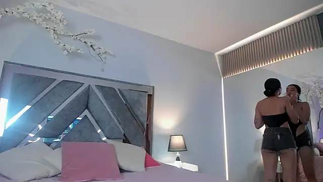 cloe taylor  25 online show from March 6, 1:39 pm