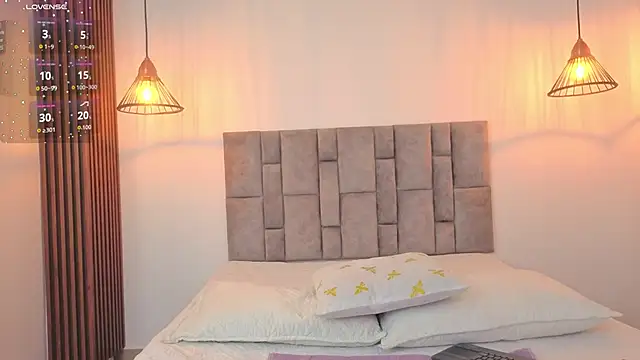 anastasiacole  online show from April 20, 7:50 pm