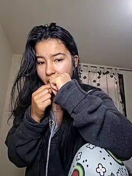 Miiia a online show from April 26, 5:21 pm