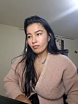 Miiia a online show from April 28, 6:56 pm