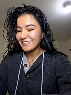 Miiia a online show from April 24, 9:17 pm