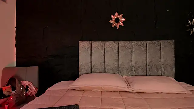 MelLove  online show from March 26, 8:54 pm