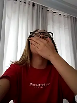 LuuluBerry online show from March 13, 8:32 pm