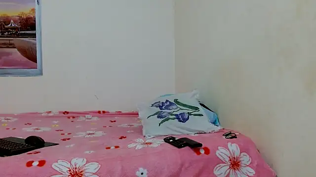 valkahot20 online show from April 21, 9:05 am