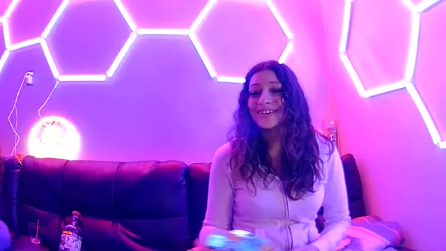 BabyVictoriaxoxo online show from March 12, 1:41 am