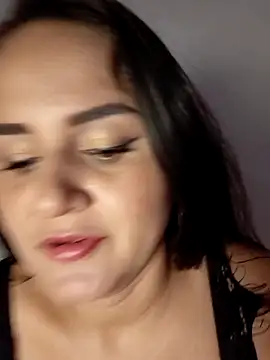 yissela92 online show from April 29, 6:02 pm