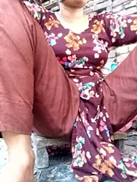 BreezySexyGirl69 online show from April 20, 5:54 am