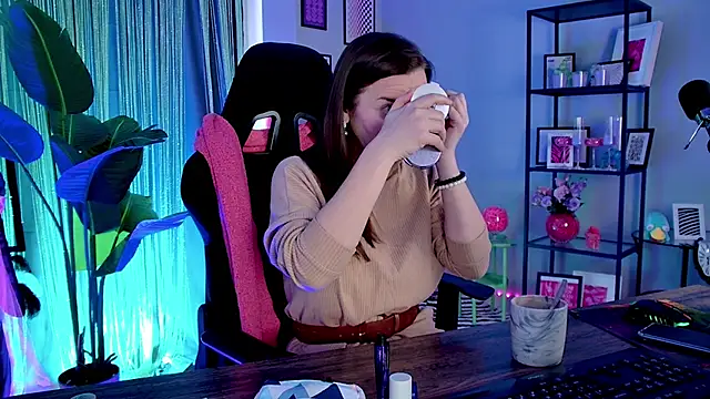 Golden Dragon online show from April 24, 9:01 am