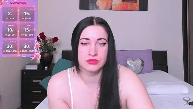 GoldenLunaa online show from April 21, 5:03 am