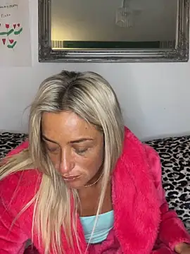 ScarlettGold  online show from April 23, 4:53 am