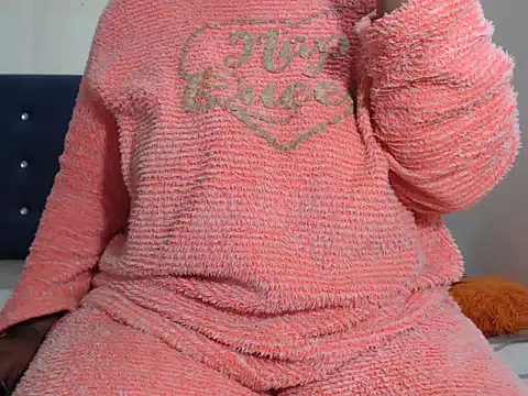 CurvyAssXX21 online show from April 22, 6:05 pm