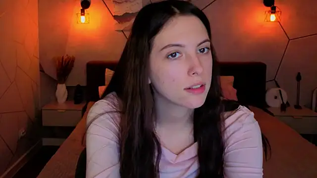 elise robbie online show from March 22, 8:20 am