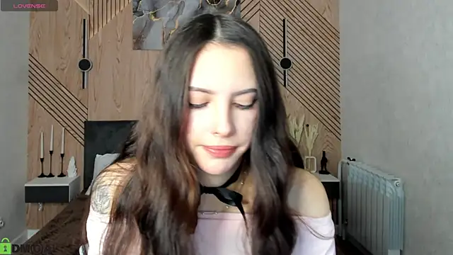 elise robbie online show from February 26, 1:04 am