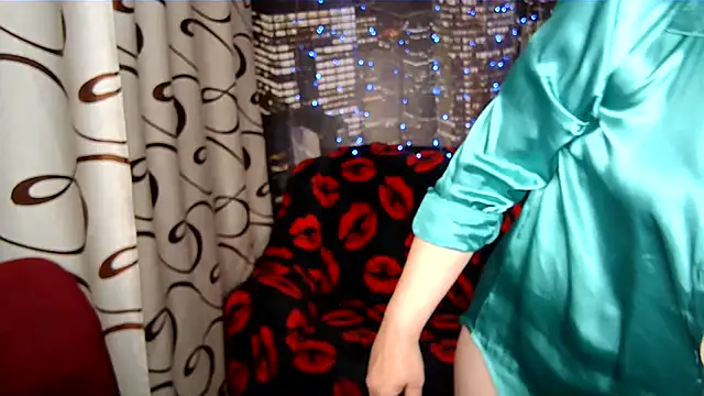 SWEET--Nika online show from April 19, 5:40 am