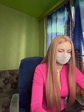 SophieBlackwood online show from April 19, 8:58 am