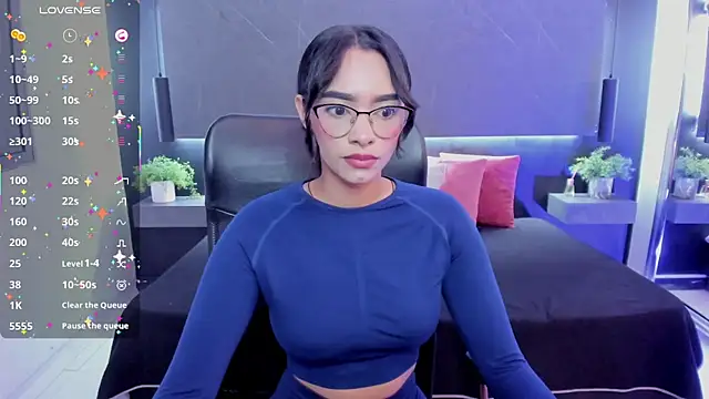 Emelyy Jones online show from April 29, 11:46 am