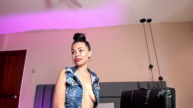 KatrionaNyx online show from April 27, 7:55 pm