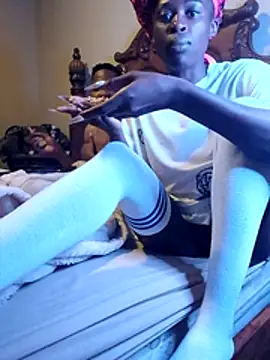 felineAphrodite online show from April 28, 11:30 pm