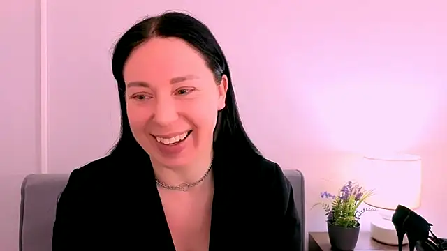 MiaFair online show from April 24, 3:26 pm