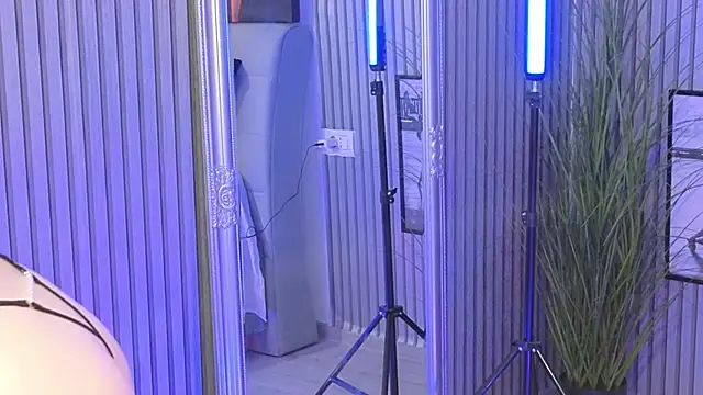 KarmaArms online show from April 20, 7:28 pm