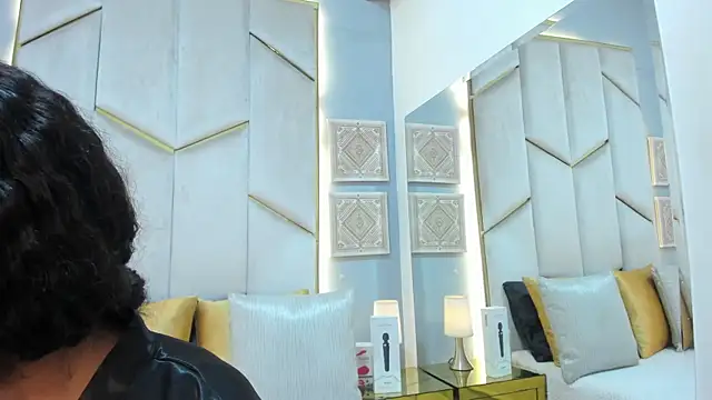 KarinaaCoxx online show from April 23, 12:29 pm