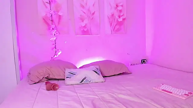 lilirousee online show from March 29, 2:10 am