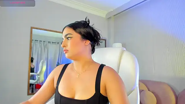 Stephany Harlot online show from April 15, 10:21 pm