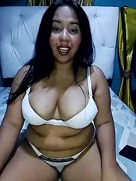 karimbrunette online show from March 31, 3:06 am