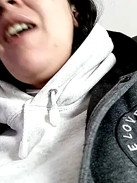 LunaDamasco online show from April 28, 2:49 am