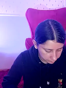 LunaDamasco online show from April 21, 3:13 am