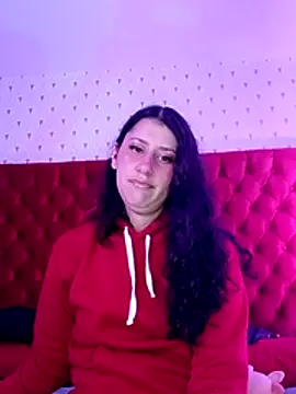 LunaDamasco online show from April 25, 1:41 pm