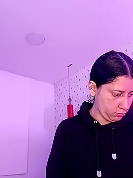 LunaDamasco online show from April 23, 3:25 am