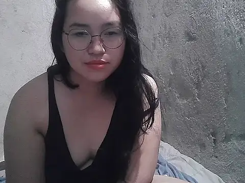 wildchinita00 online show from April 19, 8:44 pm