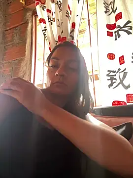yesica2507 online show from May 1, 5:05 pm