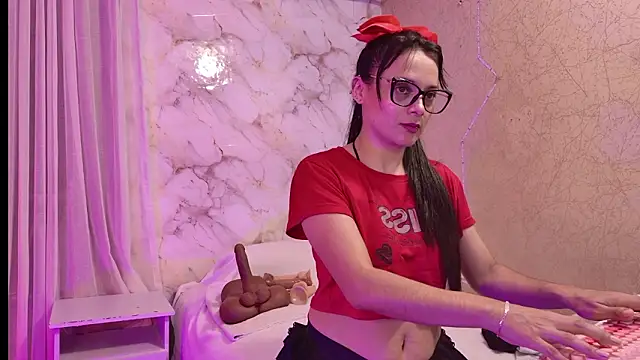 QueenSallyDesire online show from March 14, 4:24 am