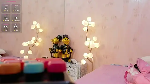 curvybuffgirllll online show from April 12, 8:00 pm