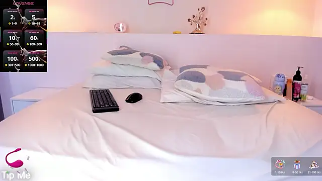 mia mendoza  online show from April 23, 12:29 pm