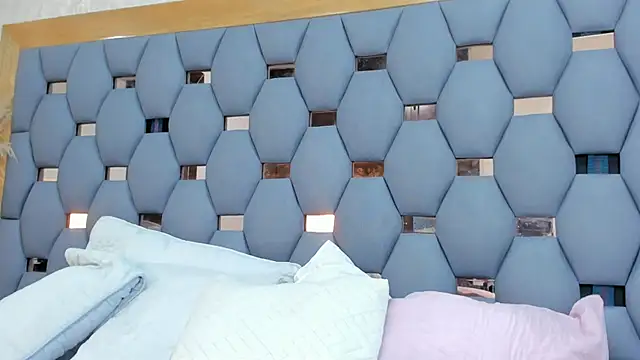 yayi sm online show from April 26, 11:30 am