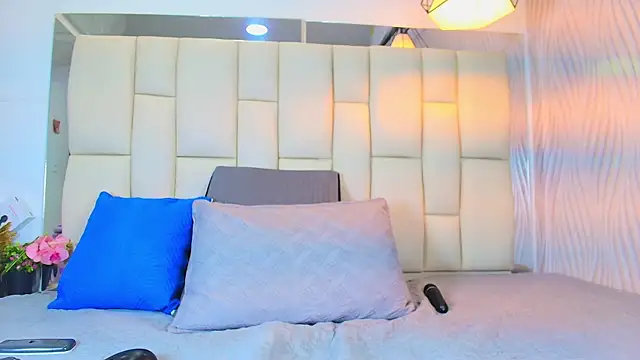 Lana Sliim online show from April 20, 1:25 pm