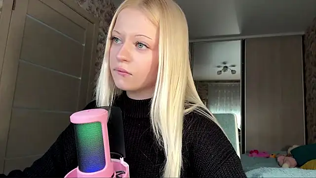 JeneeBIanks online show from March 10, 11:47 am