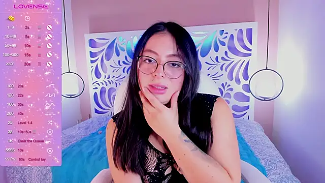 mia wills  online show from April 27, 4:48 pm