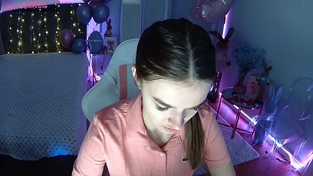 Ann Wood online show from March 9, 7:33 am