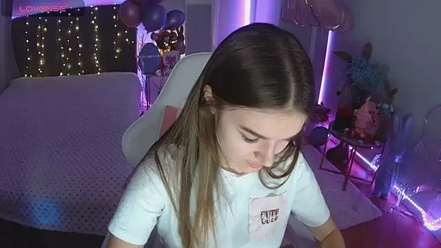 Ann Wood online show from March 5, 7:48 am