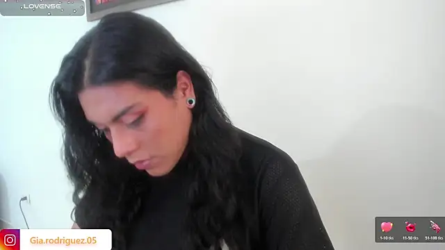 Jess Hoffman online show from April 27, 6:05 pm