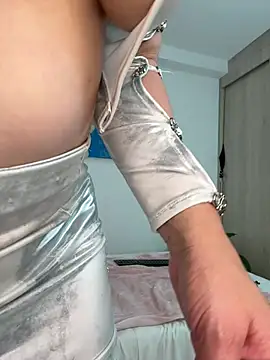 Viictoria-Jones online show from March 1, 7:02 pm